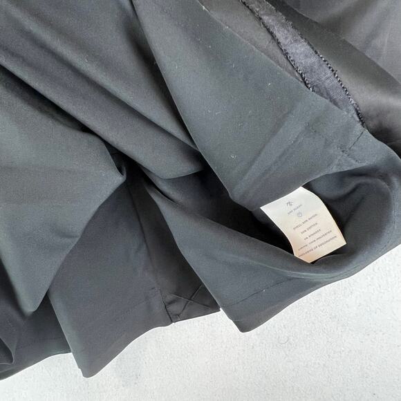 Martin & Osa Women's Black Rayon/Cotton Back Zipper Skirt Size 14 Semi Satin - Picture 5 of 8